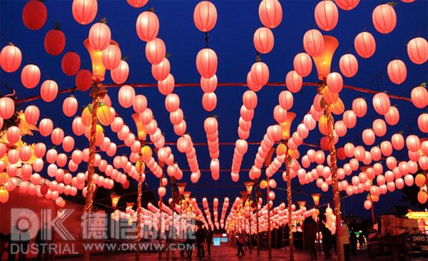 德愷包裝機(jī)械 枕式包裝設(shè)備 封切設(shè)備 管材包裝設(shè)備 廣東德愷機(jī)械有限公司 佛山德愷機(jī)械有限公司 德愷機(jī)械包裝機(jī) 佛山德愷包裝機(jī) 廣東德愷包裝機(jī) 佛山德愷包裝機(jī) 枕式包裝機(jī)廠家 自動整理包裝機(jī) 封切收縮機(jī) 立式包裝機(jī) 稱重充填設(shè)備 提升輸送設(shè)備 封切收縮機(jī) 高速邊封包裝機(jī) 高速邊封收縮包裝機(jī) 全自動直進(jìn)料袖口式包裝機(jī) 高速恒溫?zé)崾湛s包裝機(jī) 全自動封切包裝機(jī) 回轉(zhuǎn)式枕式包裝機(jī) 回轉(zhuǎn)伺服式枕式包裝機(jī) 下走紙枕式包裝機(jī) 往復(fù)式枕式包裝機(jī) 回轉(zhuǎn)式枕式包裝機(jī) 不銹鋼理料線食品包裝機(jī)廠家 餅干包裝機(jī) 伺服包裝機(jī)